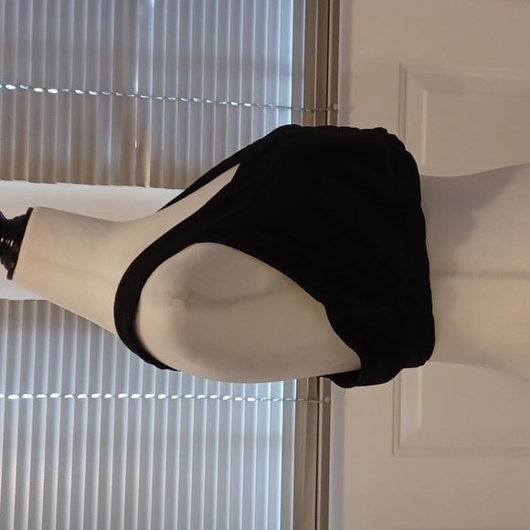$4 Add-on Black Sports Bra - Size XL - Picture 3 of 9